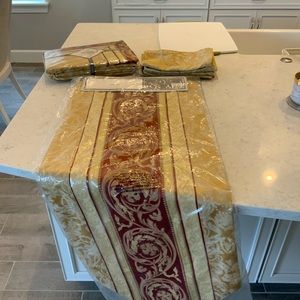 Waterford table cloth  READ BELOW